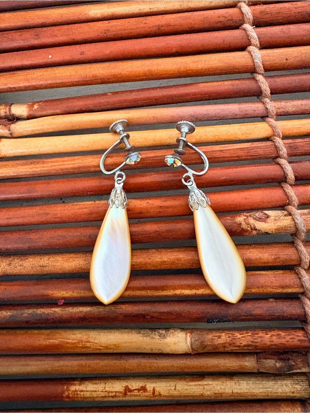 Cream Teardrop Screw Back  Earrings with Gold Tone Trim
